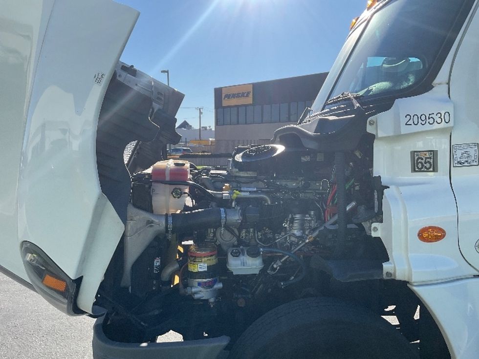 Day Cab Tractor-Heavy Duty Tractors-Freightliner-2019-Cascadia 12542ST-Torrance-CA-208,418\n\t\tmiles-$ 43,000 - Image 16