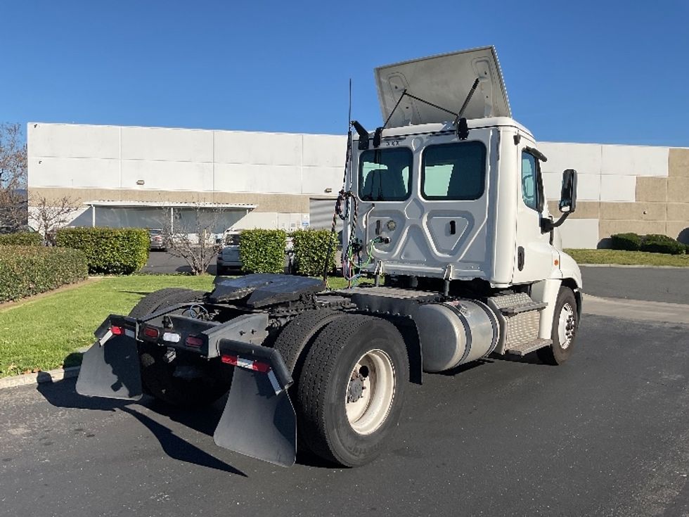 Day Cab Tractor-Heavy Duty Tractors-Freightliner-2019-Cascadia 12542ST-Torrance-CA-208,418\n\t\tmiles-$ 43,000 - Image 7