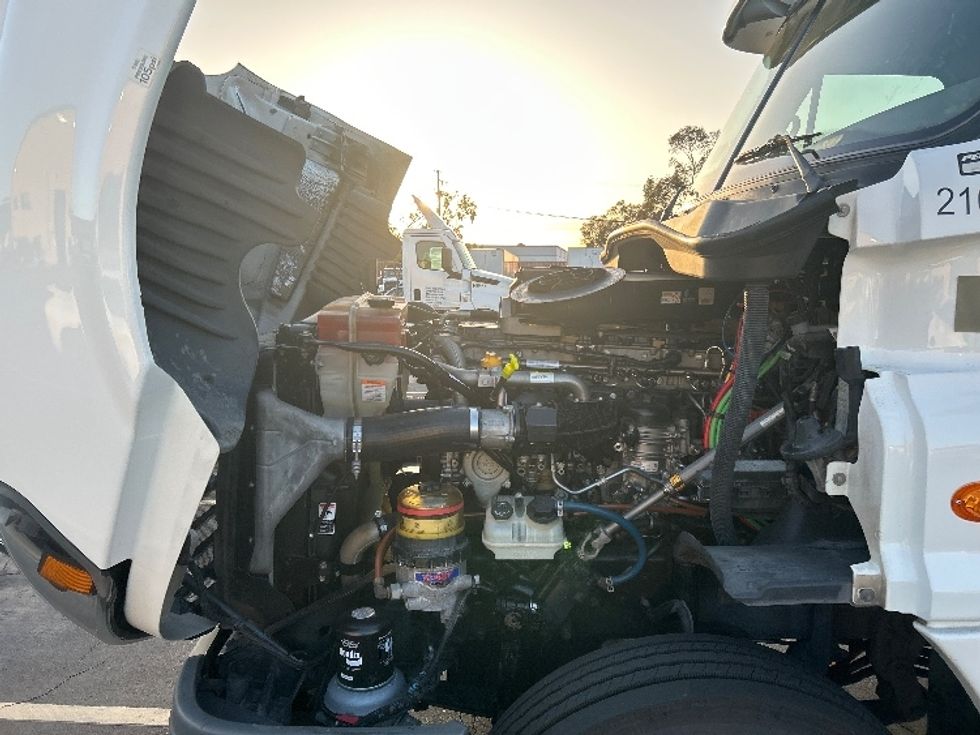 Day Cab Tractor-Heavy Duty Tractors-Freightliner-2019-Cascadia 12542ST-Torrance-CA-243,967\n\t\tmiles-$ 29,000 - Image 16
