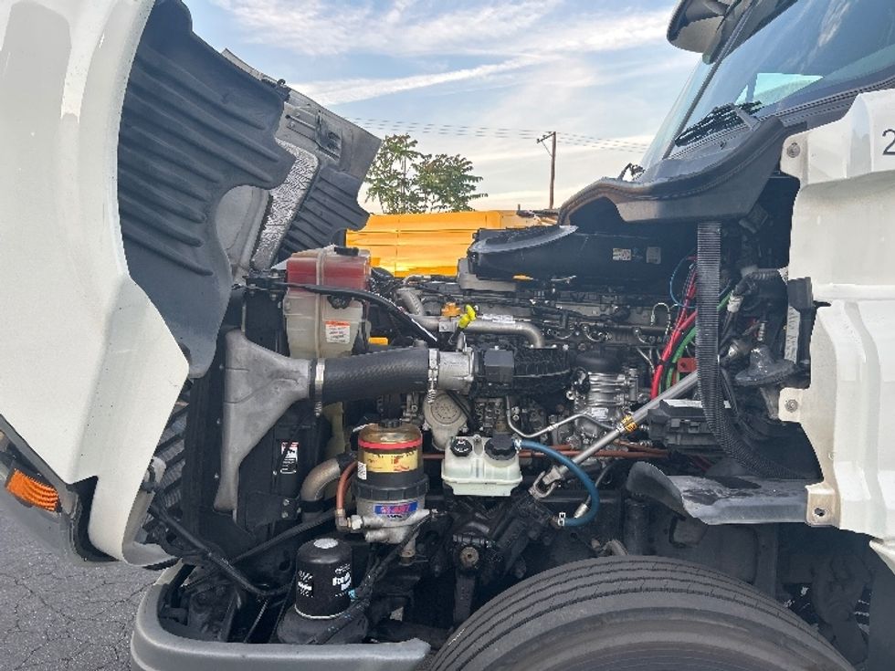 Day Cab Tractor-Heavy Duty Tractors-Freightliner-2019-Cascadia 12542ST-Torrance-CA-268,006\n\t\tmiles-$ 26,000 - Image 16