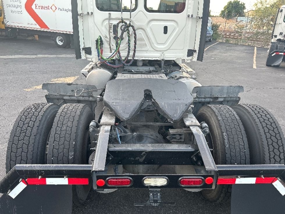 Day Cab Tractor-Heavy Duty Tractors-Freightliner-2019-Cascadia 12542ST-Torrance-CA-268,006\n\t\tmiles-$ 26,000 - Image 6