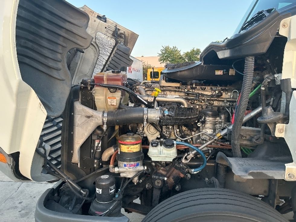 Day Cab Tractor-Heavy Duty Tractors-Freightliner-2019-Cascadia 12542ST-Torrance-CA-274,208\n\t\tmiles-$ 26,000 - Image 16