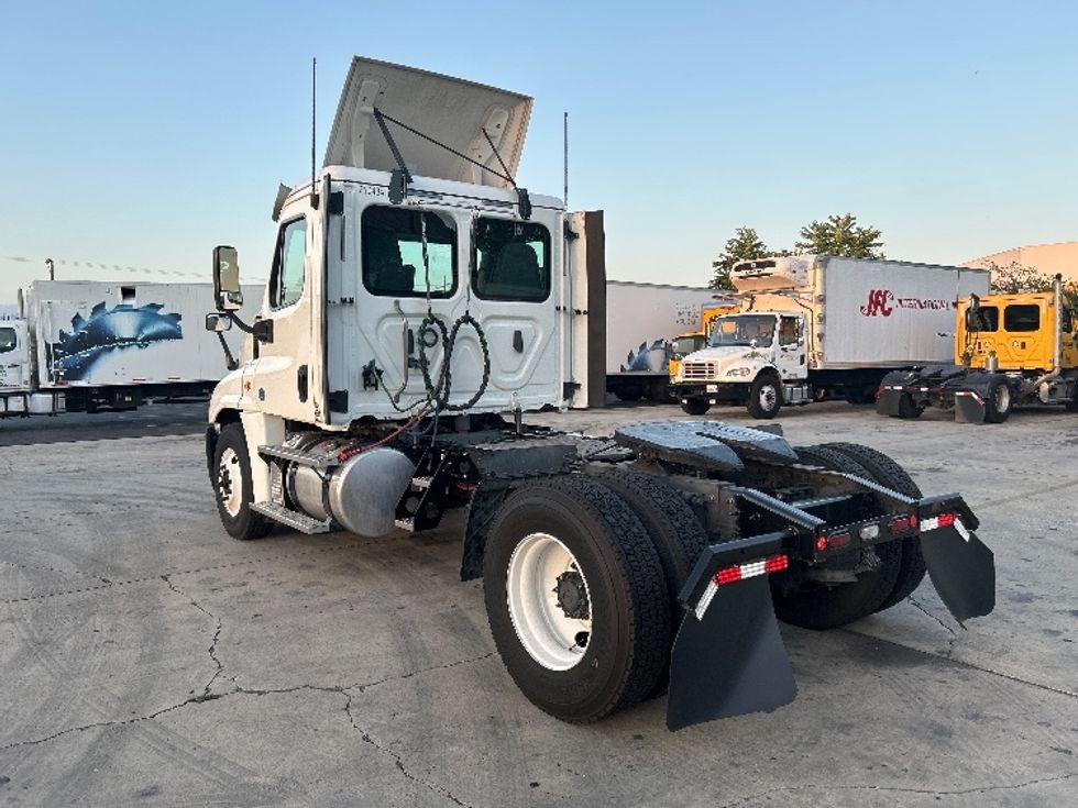 Day Cab Tractor-Heavy Duty Tractors-Freightliner-2019-Cascadia 12542ST-Torrance-CA-274,208\n\t\tmiles-$ 26,000 - Image 5