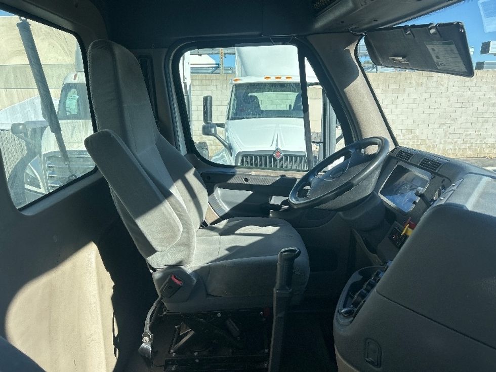 Day Cab Tractor-Heavy Duty Tractors-Freightliner-2019-Cascadia 12542ST-Torrance-CA-278,730\n\t\tmiles-$ 38,750 - Image 14