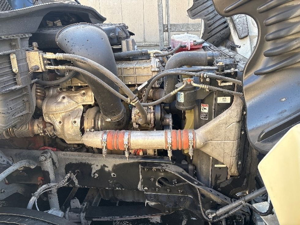 Day Cab Tractor-Heavy Duty Tractors-Freightliner-2019-Cascadia 12542ST-Torrance-CA-278,730\n\t\tmiles-$ 38,750 - Image 15