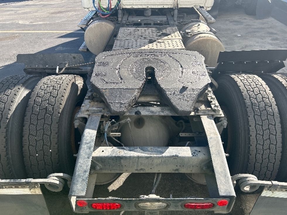 Day Cab Tractor-Heavy Duty Tractors-Freightliner-2019-Cascadia 12542ST-Torrance-CA-278,730\n\t\tmiles-$ 38,750 - Image 6
