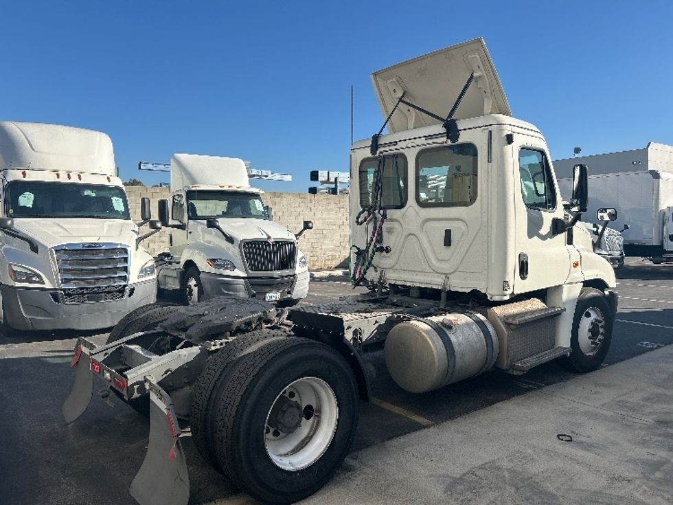 Day Cab Tractor-Heavy Duty Tractors-Freightliner-2019-Cascadia 12542ST-Torrance-CA-278,730\n\t\tmiles-$ 38,750 - Image 7