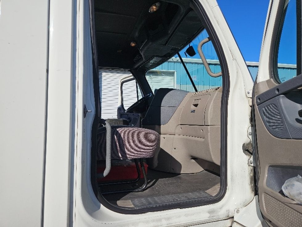 Day Cab Tractor-Heavy Duty Tractors-Freightliner-2019-Cascadia 12542ST-West Sacramento-CA-328,609\n\t\tmiles-$ 37,250 - Image 11