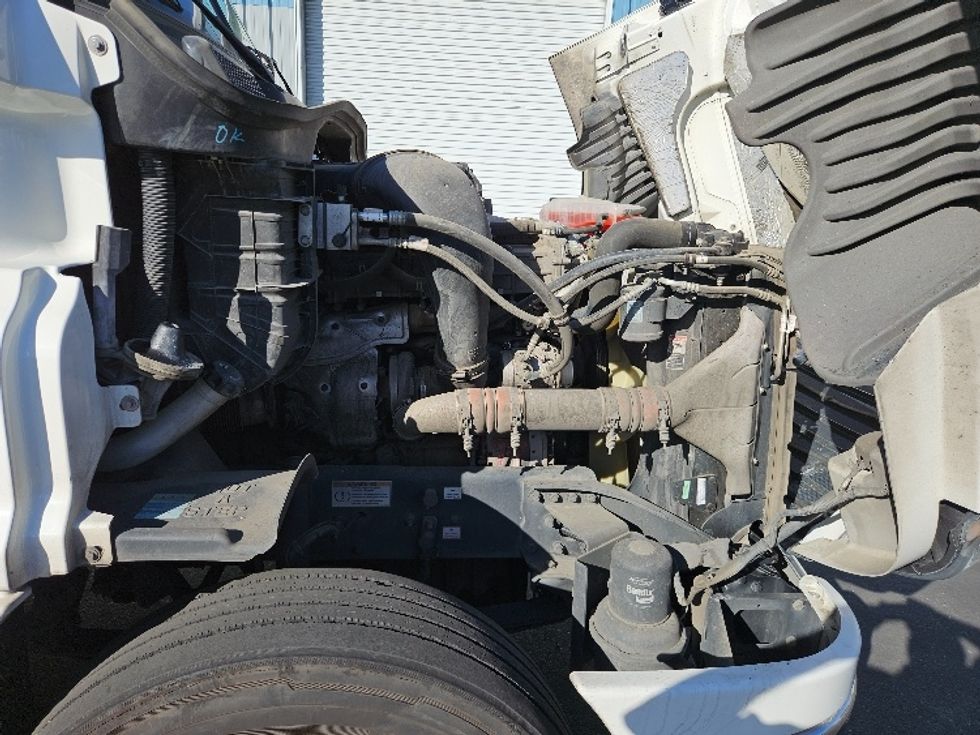 Day Cab Tractor-Heavy Duty Tractors-Freightliner-2019-Cascadia 12542ST-West Sacramento-CA-328,609\n\t\tmiles-$ 37,250 - Image 13