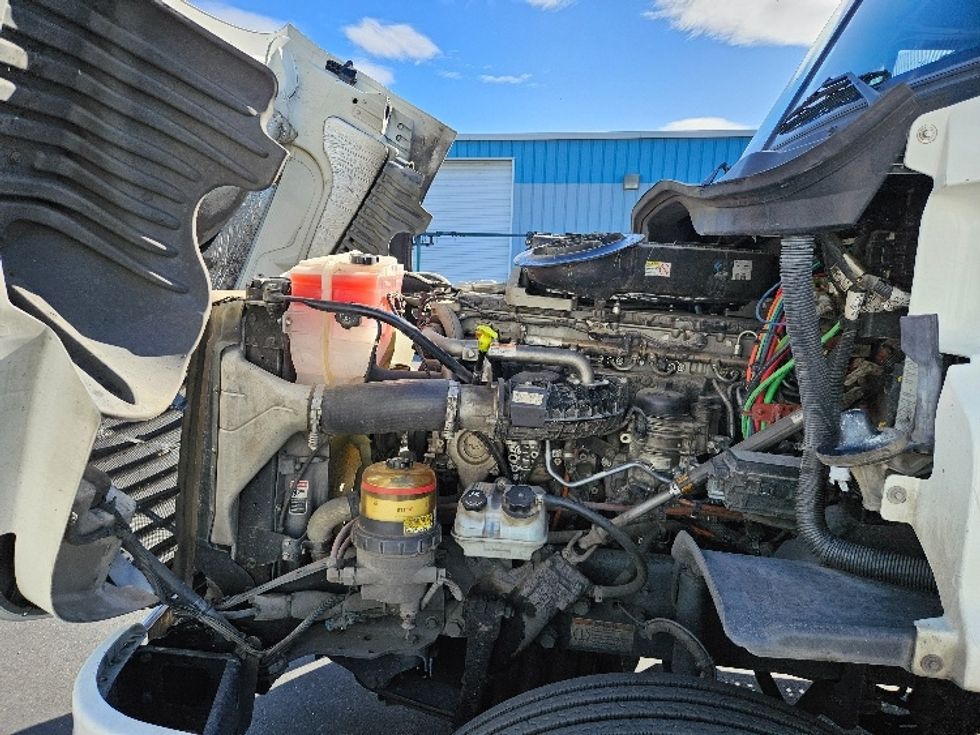 Day Cab Tractor-Heavy Duty Tractors-Freightliner-2019-Cascadia 12542ST-West Sacramento-CA-328,609\n\t\tmiles-$ 37,250 - Image 14