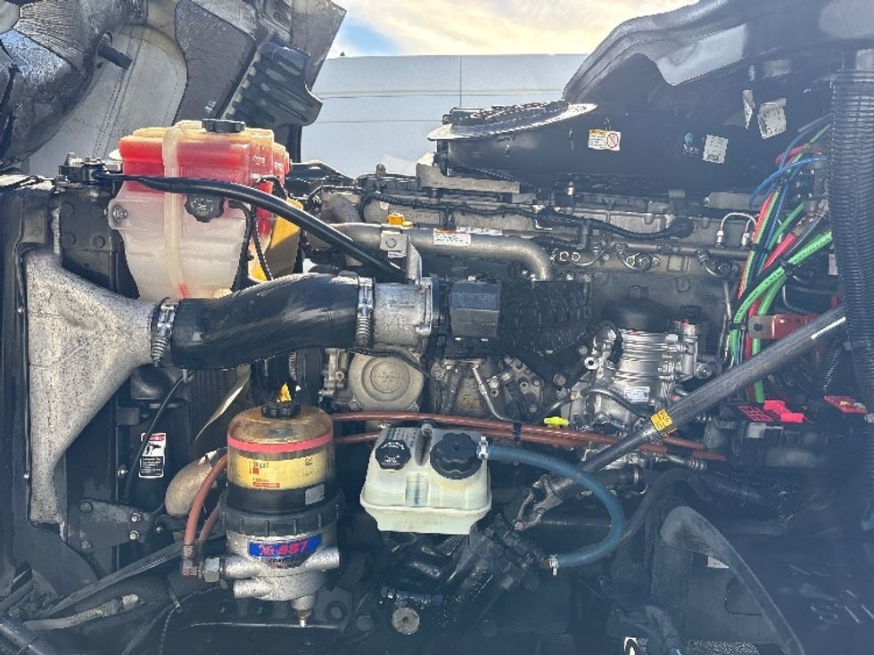 Day Cab Tractor-Heavy Duty Tractors-Freightliner-2019-Cascadia 12542ST-West Sacramento-CA-403,656\n\t\tmiles-$ 31,250 - Image 13