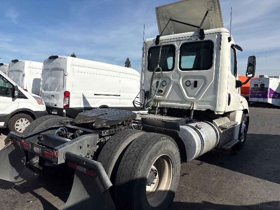 Day Cab Tractor-Heavy Duty Tractors-Freightliner-2019-Cascadia 12542ST-West Sacramento-CA-403,656\n\t\tmiles-$ 31,250 - Image 7