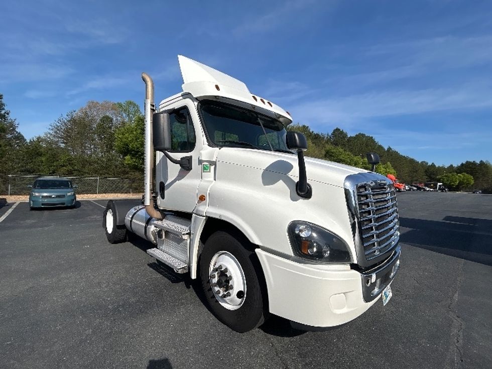 Day Cab Tractor-Heavy Duty Tractors-Freightliner-2019-Cascadia 12542ST-Winston Salem-NC-409,499\n\t\tmiles-$ 31,250 - Image 1