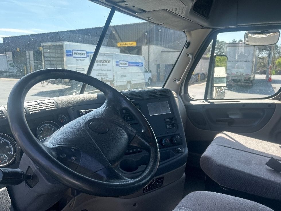 Day Cab Tractor-Heavy Duty Tractors-Freightliner-2019-Cascadia 12542ST-Winston Salem-NC-409,499\n\t\tmiles-$ 31,250 - Image 10