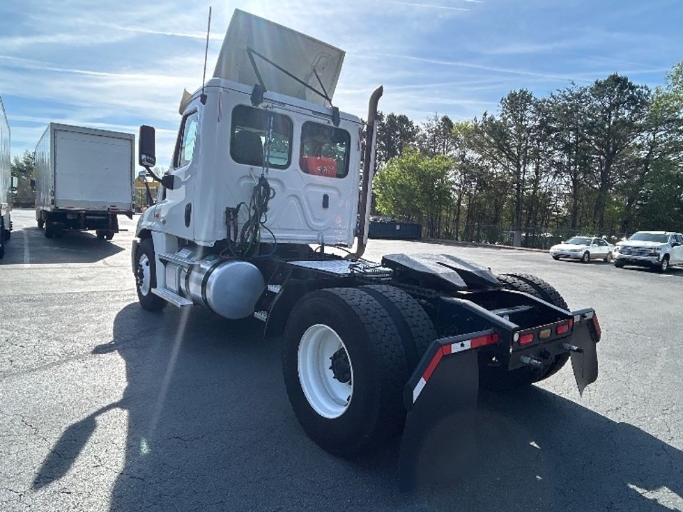Day Cab Tractor-Heavy Duty Tractors-Freightliner-2019-Cascadia 12542ST-Winston Salem-NC-409,499\n\t\tmiles-$ 31,250 - Image 5