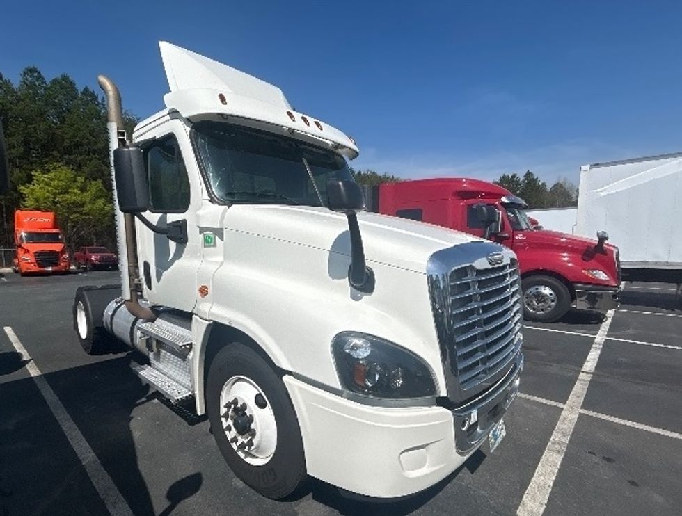 Day Cab Tractor-Heavy Duty Tractors-Freightliner-2019-Cascadia 12542ST-Winston Salem-NC-419,506\n\t\tmiles-$ 27,500 - Image 1