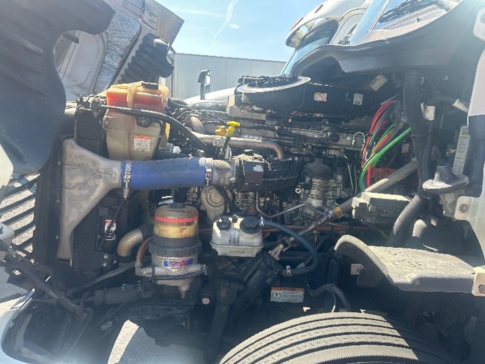 Day Cab Tractor-Heavy Duty Tractors-Freightliner-2019-Cascadia 12542ST-Winston Salem-NC-419,506\n\t\tmiles-$ 27,500 - Image 16