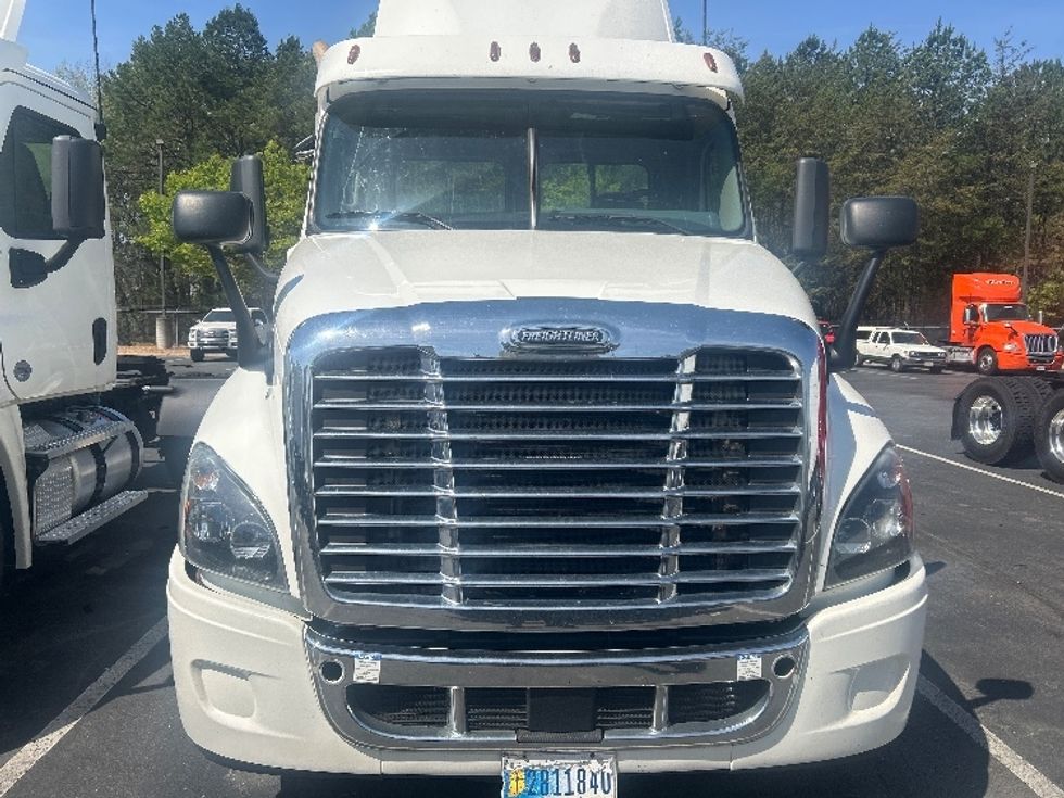 Day Cab Tractor-Heavy Duty Tractors-Freightliner-2019-Cascadia 12542ST-Winston Salem-NC-419,506\n\t\tmiles-$ 27,500 - Image 2