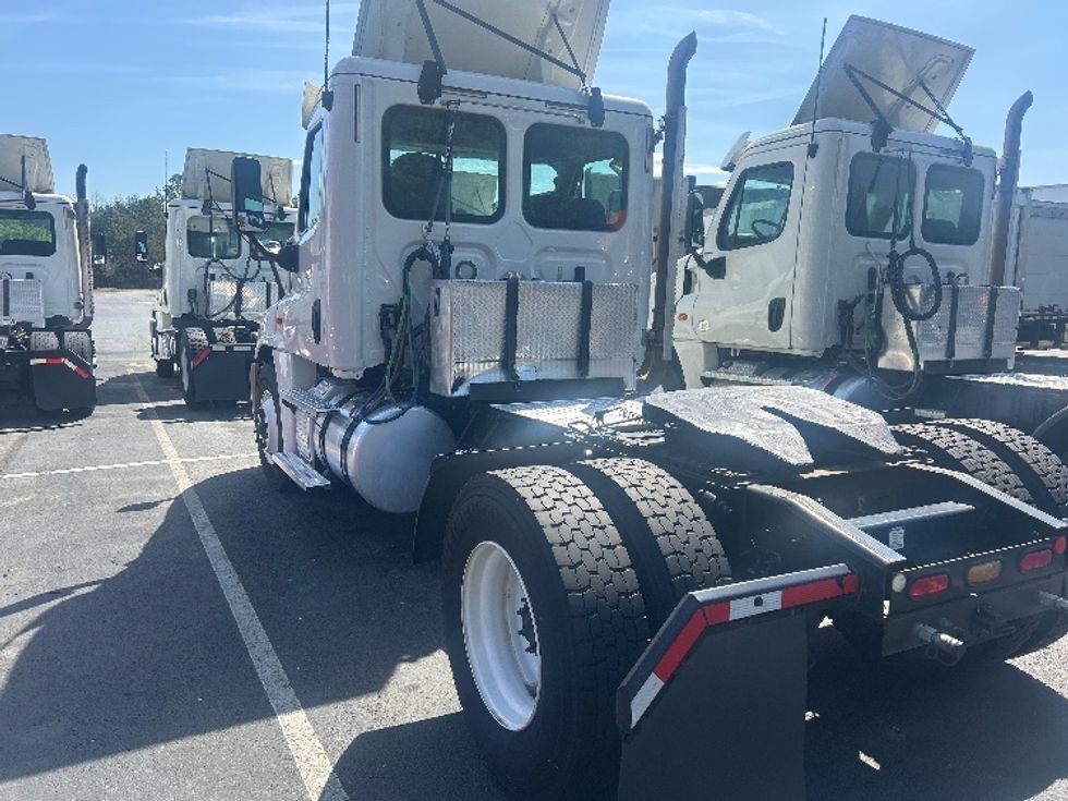 Day Cab Tractor-Heavy Duty Tractors-Freightliner-2019-Cascadia 12542ST-Winston Salem-NC-419,506\n\t\tmiles-$ 27,500 - Image 5
