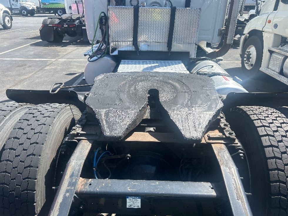 Day Cab Tractor-Heavy Duty Tractors-Freightliner-2019-Cascadia 12542ST-Winston Salem-NC-419,506\n\t\tmiles-$ 27,500 - Image 6