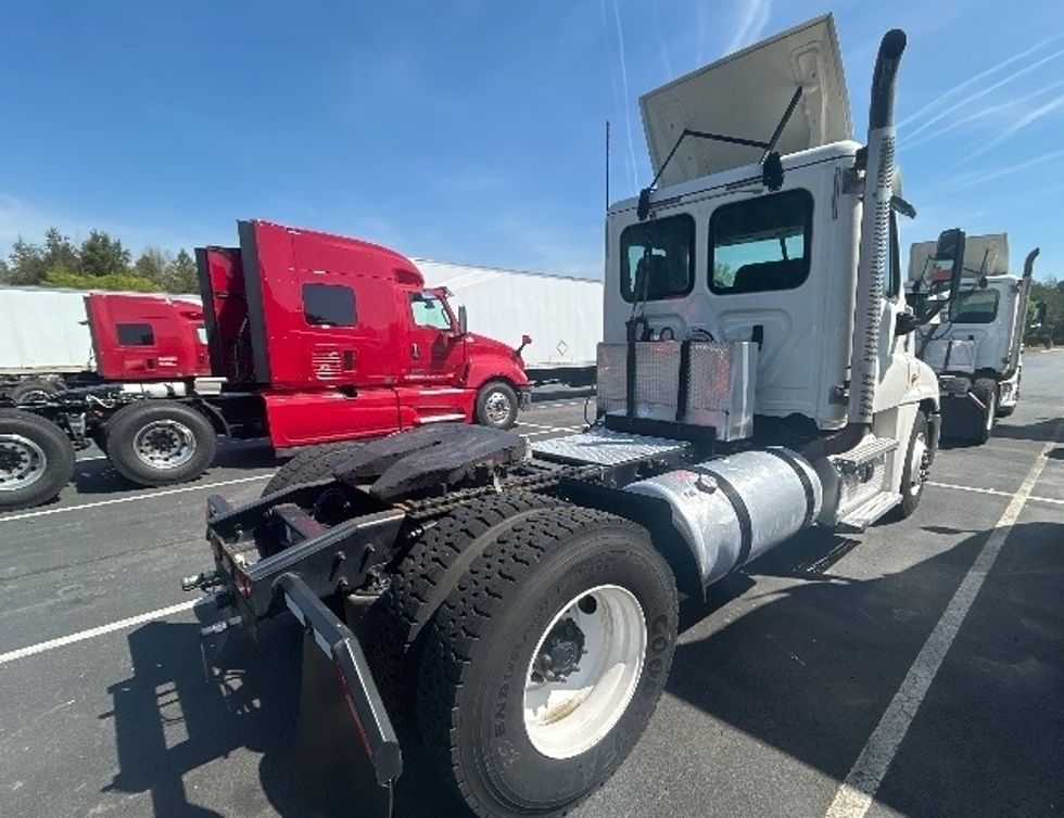 Day Cab Tractor-Heavy Duty Tractors-Freightliner-2019-Cascadia 12542ST-Winston Salem-NC-419,506\n\t\tmiles-$ 27,500 - Image 7