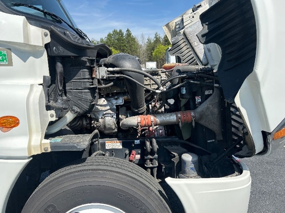 Day Cab Tractor-Heavy Duty Tractors-Freightliner-2019-Cascadia 12542ST-Winston Salem-NC-423,124\n\t\tmiles-$ 30,500 - Image 15