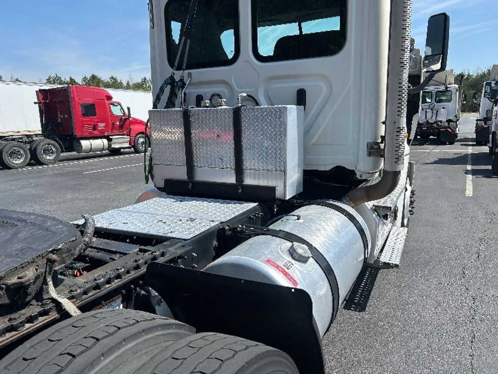 Day Cab Tractor-Heavy Duty Tractors-Freightliner-2019-Cascadia 12542ST-Winston Salem-NC-423,124\n\t\tmiles-$ 30,500 - Image 18