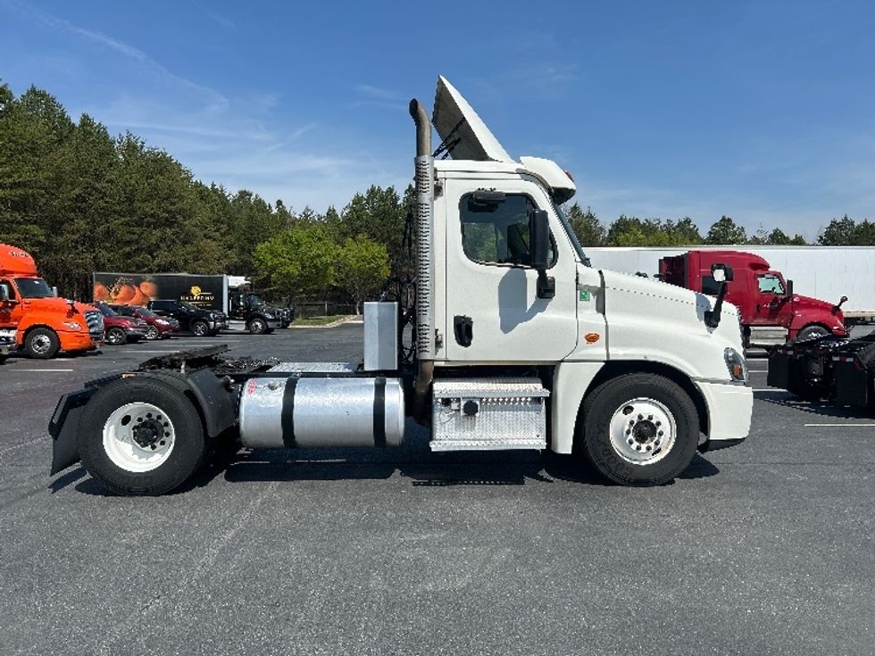 Day Cab Tractor-Heavy Duty Tractors-Freightliner-2019-Cascadia 12542ST-Winston Salem-NC-423,124\n\t\tmiles-$ 30,500 - Image 8