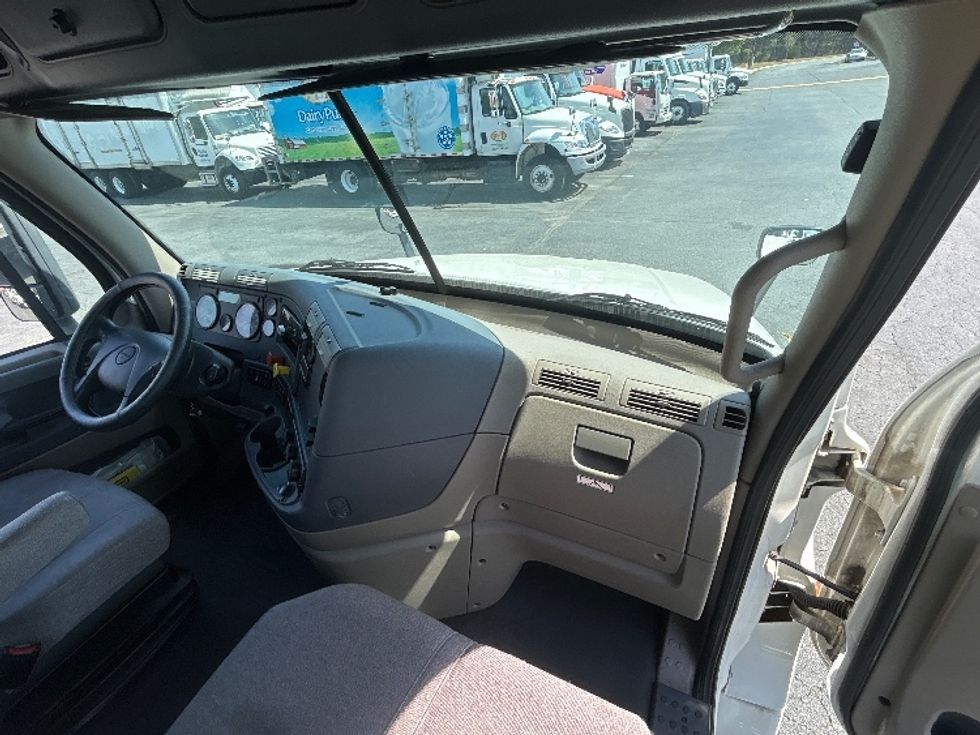 Day Cab Tractor-Heavy Duty Tractors-Freightliner-2019-Cascadia 12542ST-Winston Salem-NC-430,356\n\t\tmiles-$ 30,250 - Image 13
