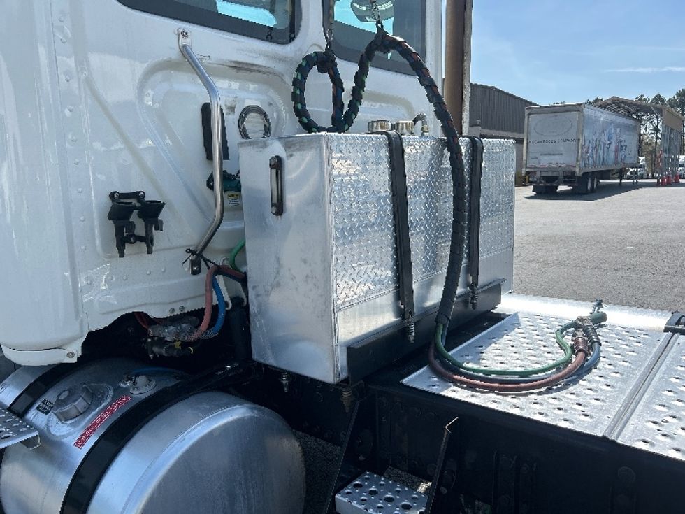 Day Cab Tractor-Heavy Duty Tractors-Freightliner-2019-Cascadia 12542ST-Winston Salem-NC-430,356\n\t\tmiles-$ 30,250 - Image 17