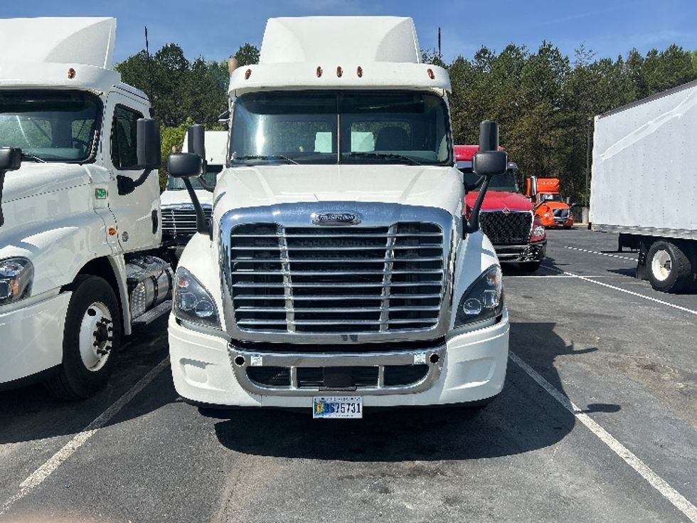 Day Cab Tractor-Heavy Duty Tractors-Freightliner-2019-Cascadia 12542ST-Winston Salem-NC-430,356\n\t\tmiles-$ 30,250 - Image 2