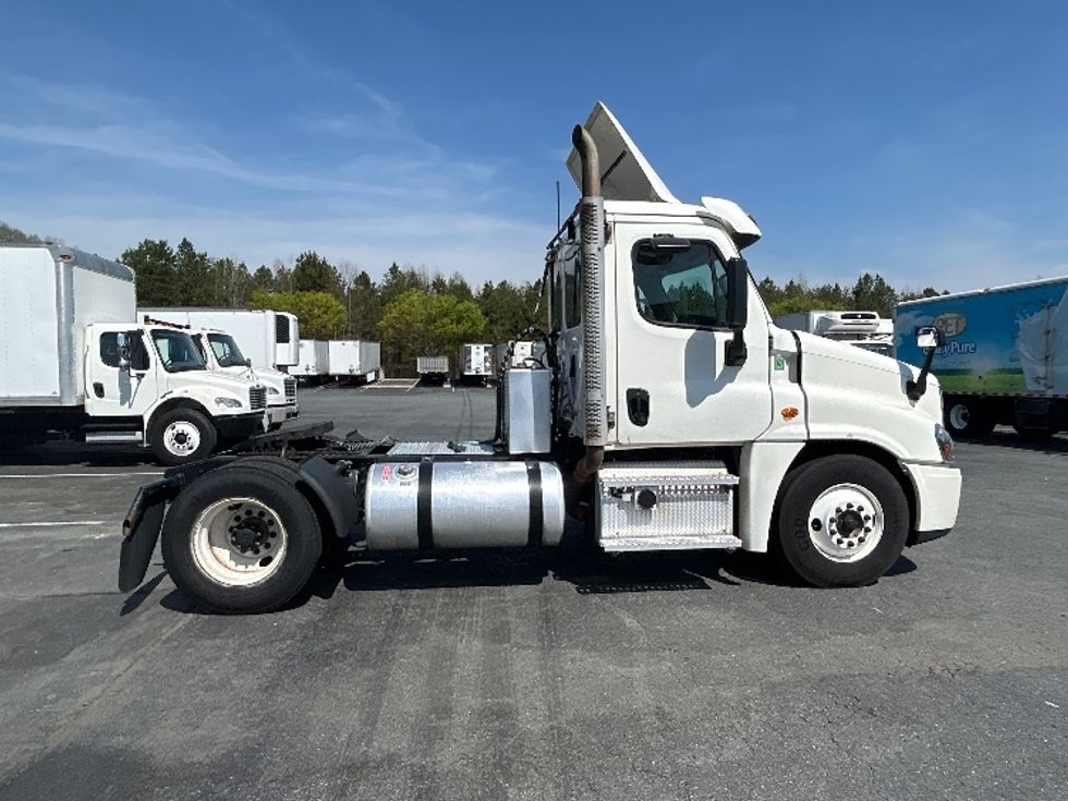 Day Cab Tractor-Heavy Duty Tractors-Freightliner-2019-Cascadia 12542ST-Winston Salem-NC-430,356\n\t\tmiles-$ 30,250 - Image 8