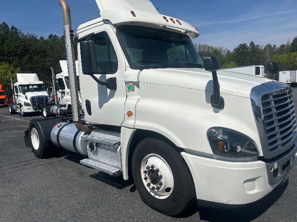 Day Cab Tractor-Heavy Duty Tractors-Freightliner-2019-Cascadia 12542ST-Winston Salem-NC-436,851\n\t\tmiles-$ 30,000 - Image 1