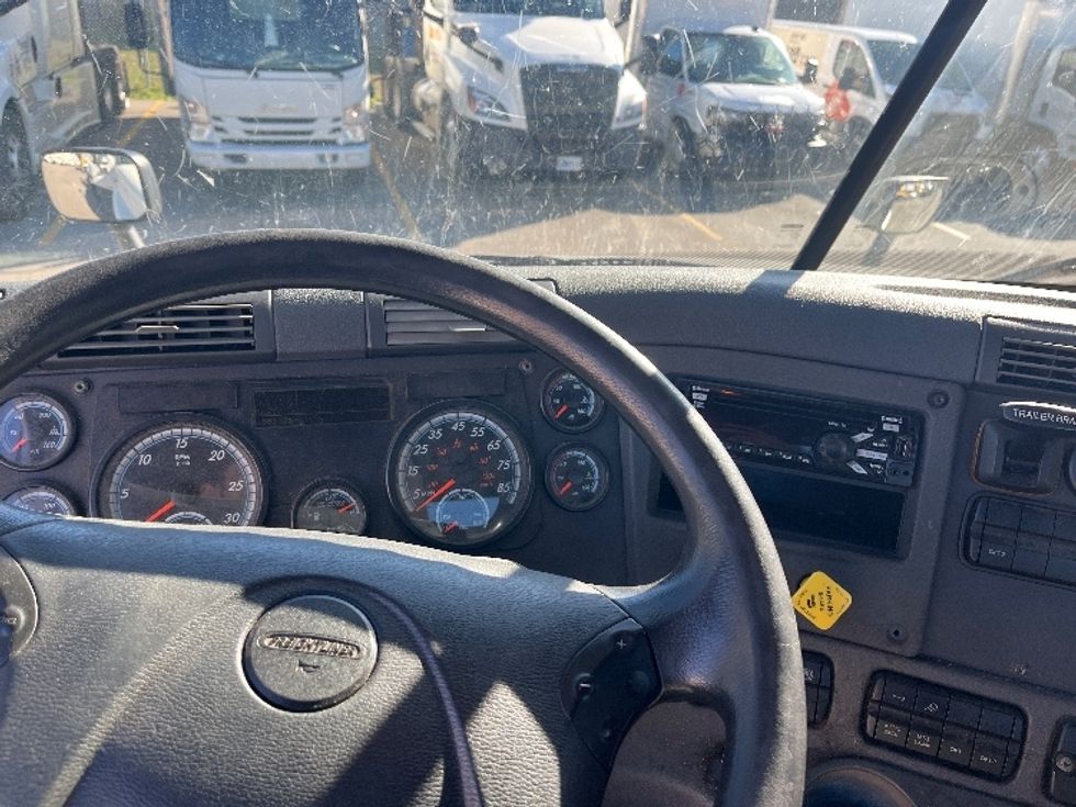 Day Cab Tractor-Heavy Duty Tractors-Freightliner-2019-Cascadia 12564ST-Akron-OH-563,123\n\t\tmiles-$ 27,250 - Image 11