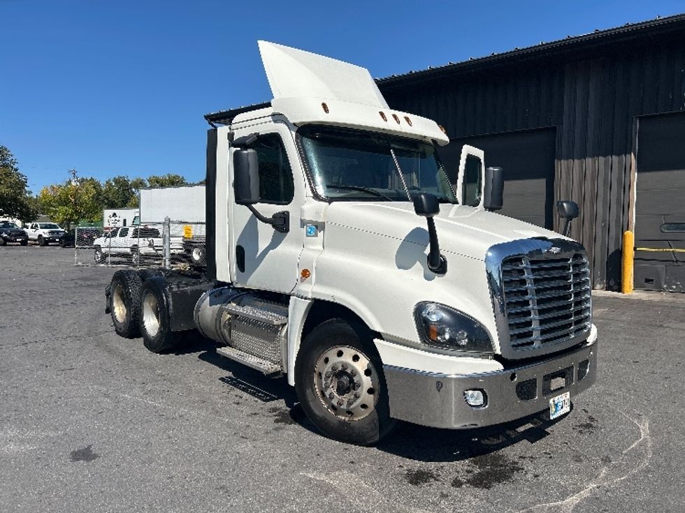 Day Cab Tractor-Heavy Duty Tractors-Freightliner-2019-Cascadia 12564ST-Albany-NY-503,928\n\t\tmiles-$ 27,500 - Image 1