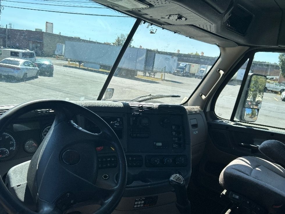 Day Cab Tractor-Heavy Duty Tractors-Freightliner-2019-Cascadia 12564ST-Albany-NY-503,928\n\t\tmiles-$ 27,500 - Image 10
