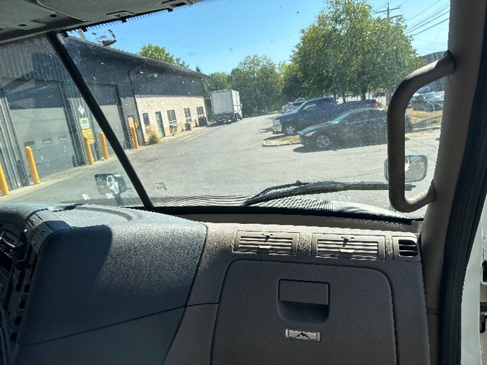 Day Cab Tractor-Heavy Duty Tractors-Freightliner-2019-Cascadia 12564ST-Albany-NY-503,928\n\t\tmiles-$ 27,500 - Image 13