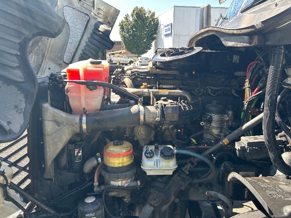 Day Cab Tractor-Heavy Duty Tractors-Freightliner-2019-Cascadia 12564ST-Albany-NY-503,928\n\t\tmiles-$ 27,500 - Image 16