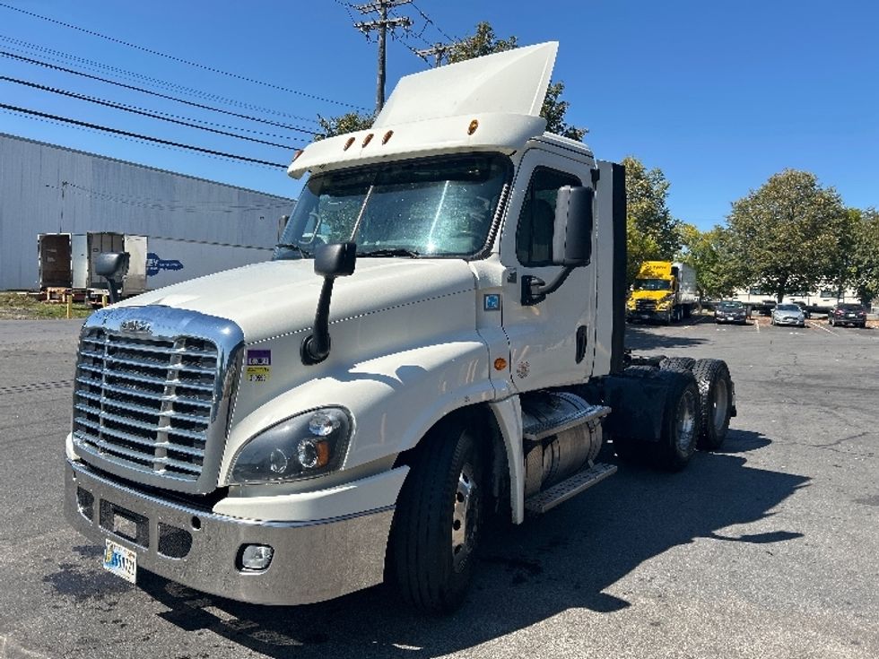 Day Cab Tractor-Heavy Duty Tractors-Freightliner-2019-Cascadia 12564ST-Albany-NY-503,928\n\t\tmiles-$ 27,500 - Image 3