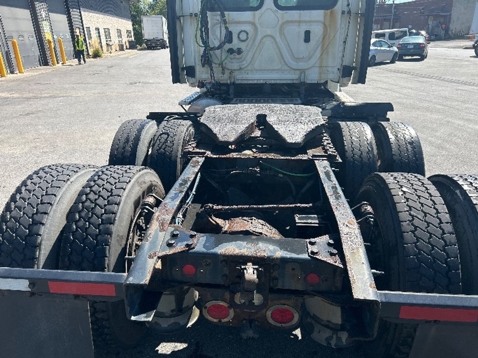 Day Cab Tractor-Heavy Duty Tractors-Freightliner-2019-Cascadia 12564ST-Albany-NY-503,928\n\t\tmiles-$ 27,500 - Image 6