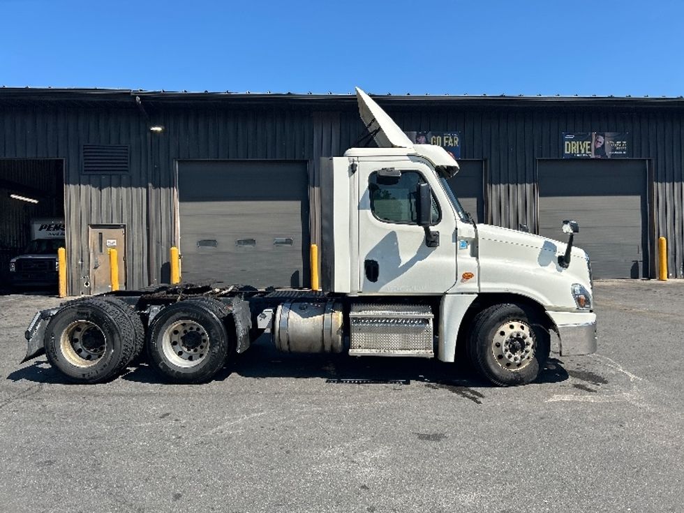 Day Cab Tractor-Heavy Duty Tractors-Freightliner-2019-Cascadia 12564ST-Albany-NY-503,928\n\t\tmiles-$ 27,500 - Image 8