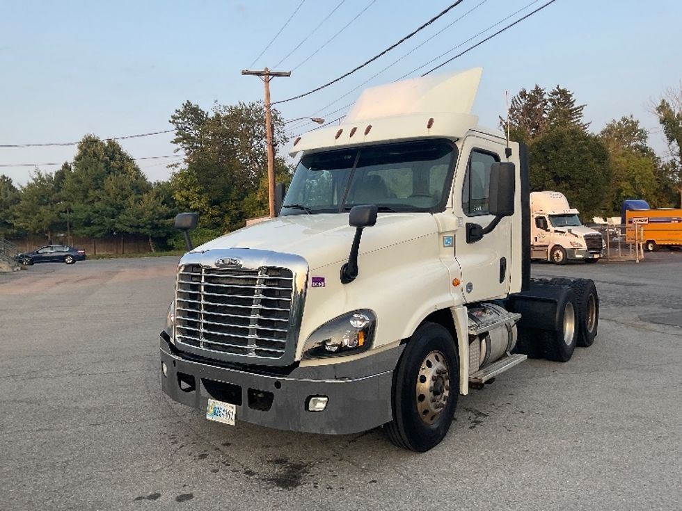 Day Cab Tractor-Heavy Duty Tractors-Freightliner-2019-Cascadia 12564ST-Albany-NY-509,205\n\t\tmiles-$ 27,000 - Image 3