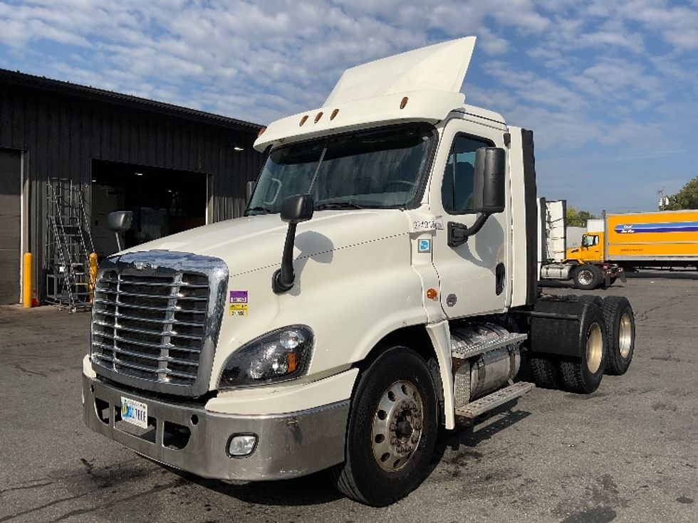 Day Cab Tractor-Heavy Duty Tractors-Freightliner-2019-Cascadia 12564ST-Albany-NY-530,815\n\t\tmiles-$ 25,500 - Image 1