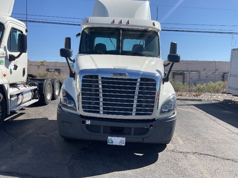 Day Cab Tractor-Heavy Duty Tractors-Freightliner-2019-Cascadia 12564ST-Albuquerque-NM-169,270\n\t\tmiles-$ 49,500 - Image 2