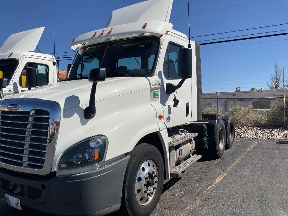 Day Cab Tractor-Heavy Duty Tractors-Freightliner-2019-Cascadia 12564ST-Albuquerque-NM-169,270\n\t\tmiles-$ 49,500 - Image 3