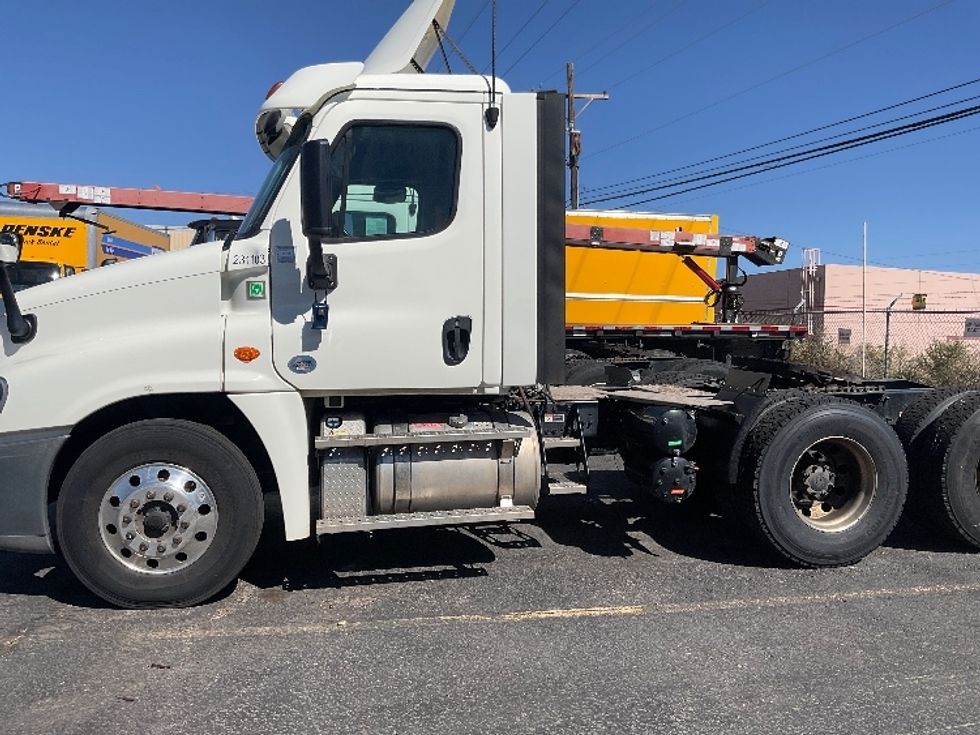 Day Cab Tractor-Heavy Duty Tractors-Freightliner-2019-Cascadia 12564ST-Albuquerque-NM-169,270\n\t\tmiles-$ 49,500 - Image 4