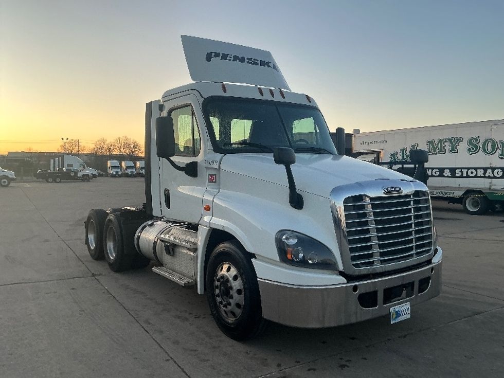 Day Cab Tractor-Heavy Duty Tractors-Freightliner-2019-Cascadia 12564ST-Allen Park-MI-490,138\n\t\tmiles-$ 36,250 - Image 1