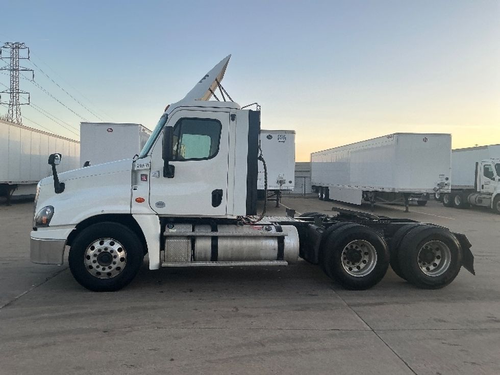 Day Cab Tractor-Heavy Duty Tractors-Freightliner-2019-Cascadia 12564ST-Allen Park-MI-490,138\n\t\tmiles-$ 36,250 - Image 4