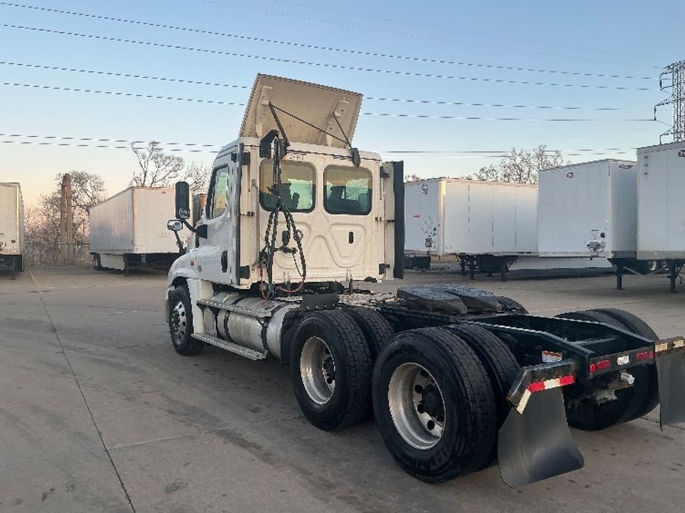 Day Cab Tractor-Heavy Duty Tractors-Freightliner-2019-Cascadia 12564ST-Allen Park-MI-490,138\n\t\tmiles-$ 36,250 - Image 5
