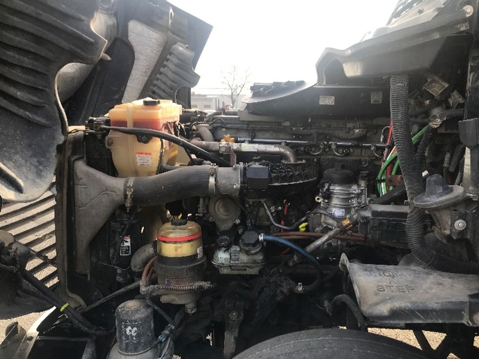 Day Cab Tractor-Heavy Duty Tractors-Freightliner-2019-Cascadia 12564ST-Allen Park-MI-565,631\n\t\tmiles-$ 24,250 - Image 16